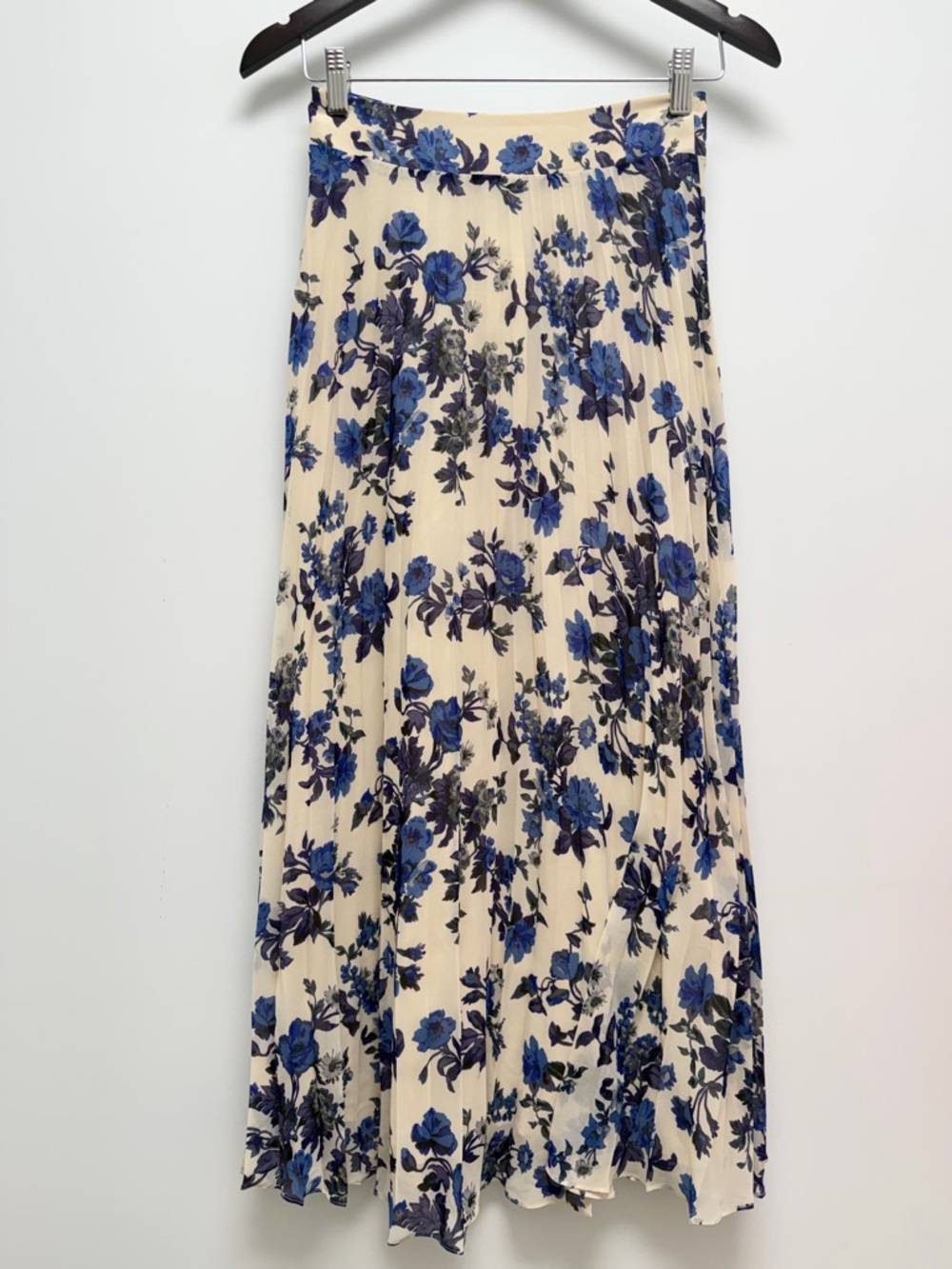Sézane Dune Cream Pleated Skirt with Blue Flowers NWT 34 - Picture 2 of 8